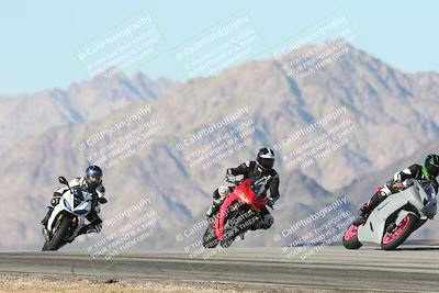media/Dec-01-2025-Moto Forza (Mon) [[2daa91e15f]]/3-Beginner Group/Session 4 Turn 9/